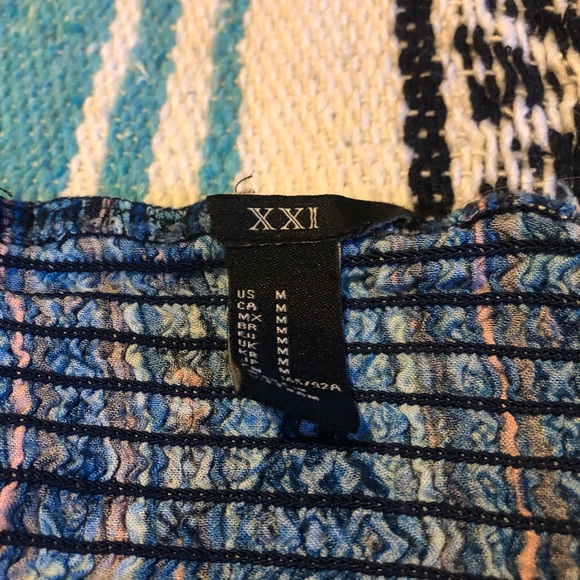 Forever 21 Blue Boho Pattern Crop Top Medium 💙 - Picture 3 of 3